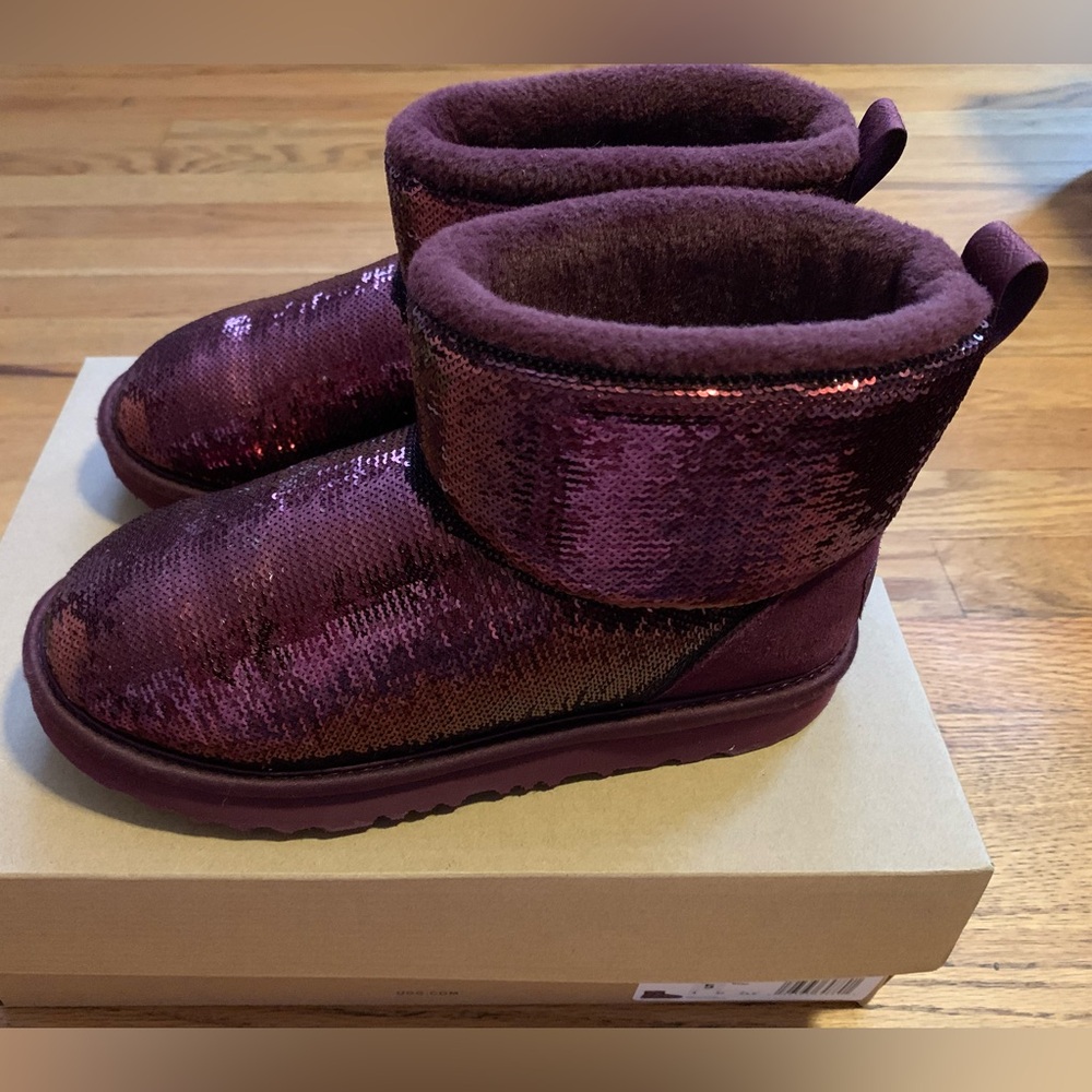 Maroon Girls Glitters Uggs size 5